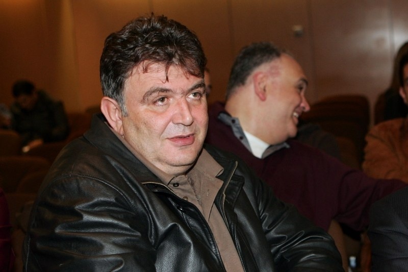 Αλλα... κόλπα ο Βγενόπουλος, φιμώνει δημοσιογράφους