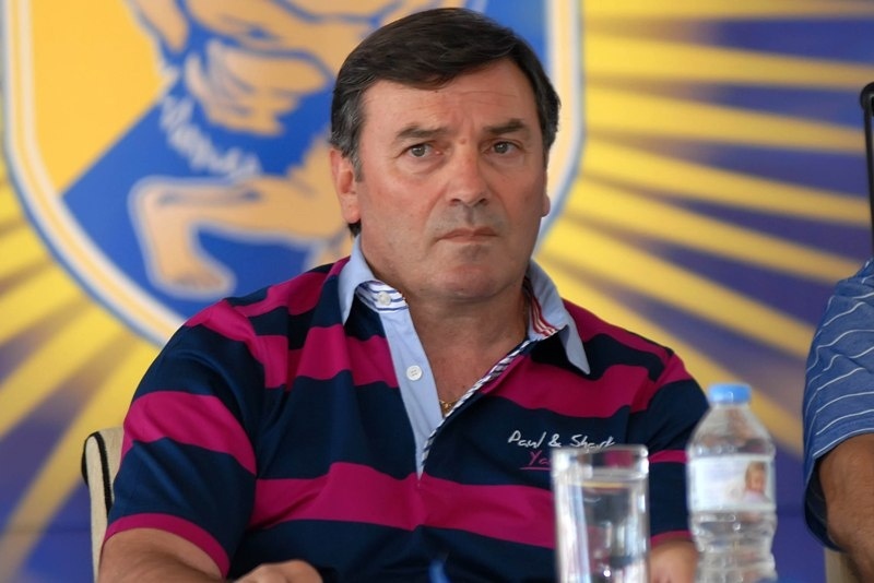 Τεννές: «Δεν έχουμε καιρό για πανηγύρια»