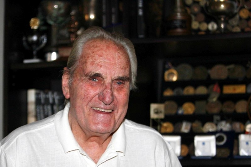 «Αδιαμφισβήτητη η προσφορά του»