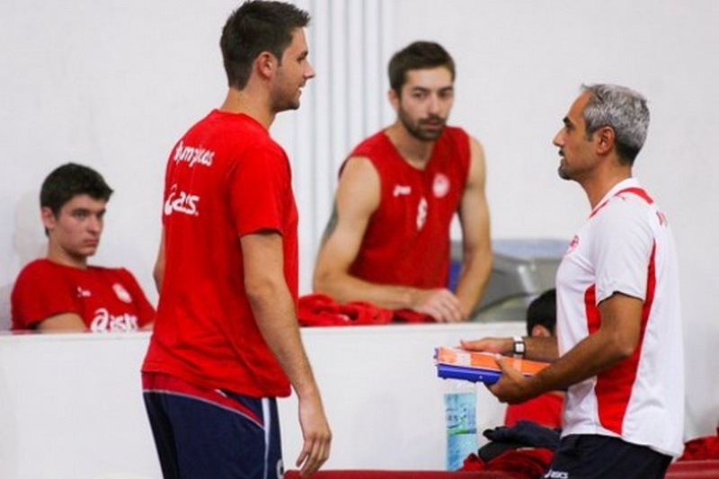 «Χλωμιάζει» του Παπαδόπουλου