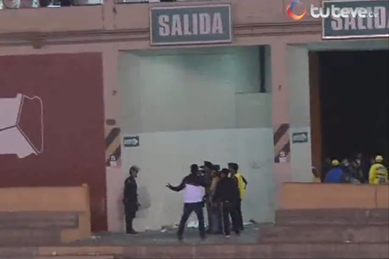 Νεκρός φίλαθλος στο Περού (video)