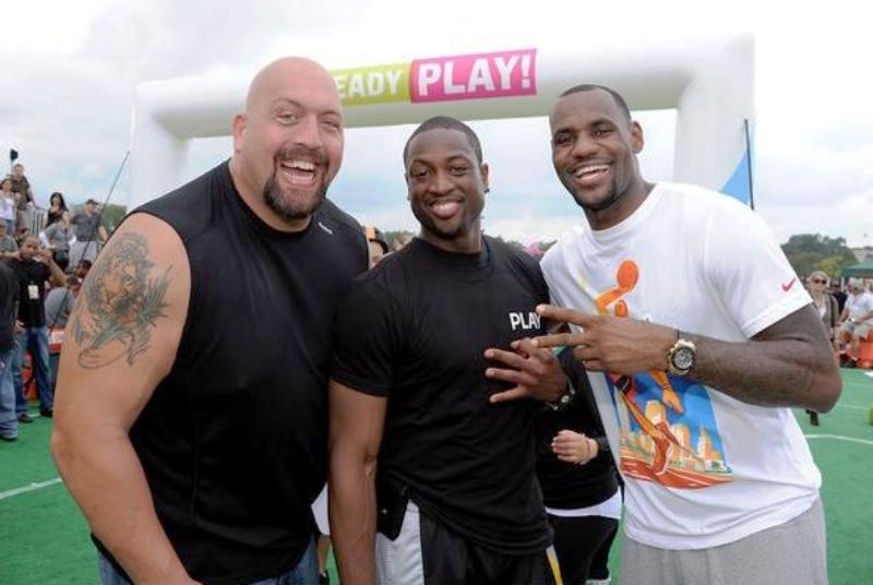 Με… Big Show οι Τζέιμς και Ουέιντ