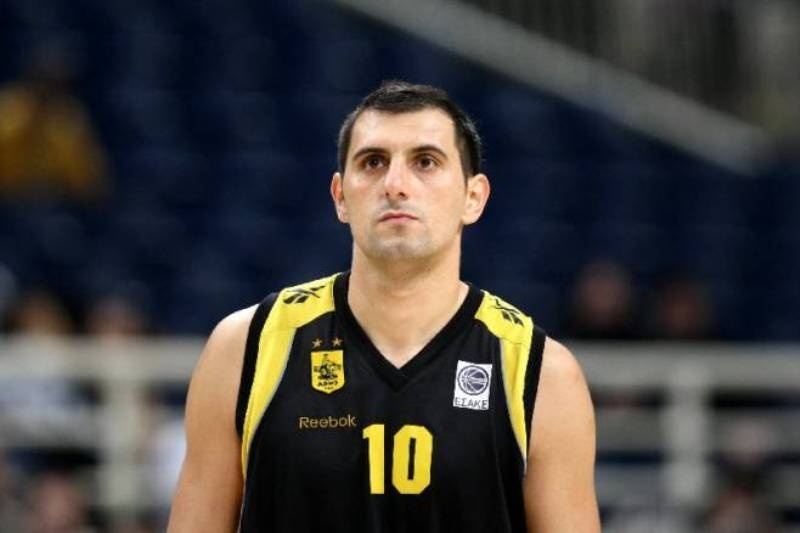 Ακολουθεί ο Χατζηβρέττας
