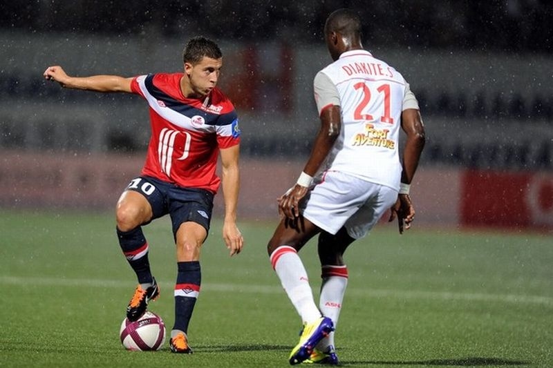 «Μονομαχία» για Αζάρ!