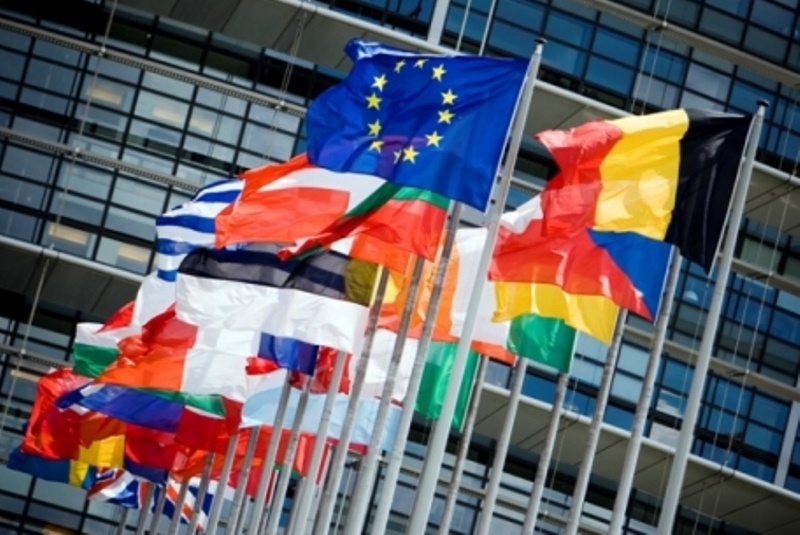 FT: Ρήγμα στην Ευρωζώνη για την διάσωση της Ελλάδας