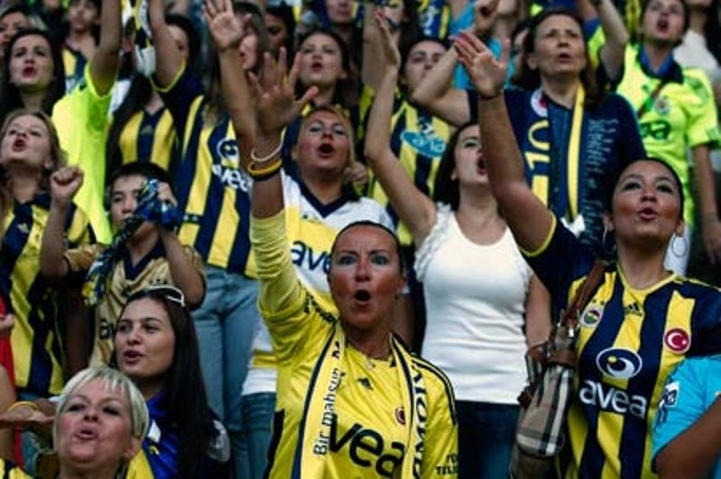 Δες μπάλα ανάμεσα σε χιλιάδες γυναίκες!