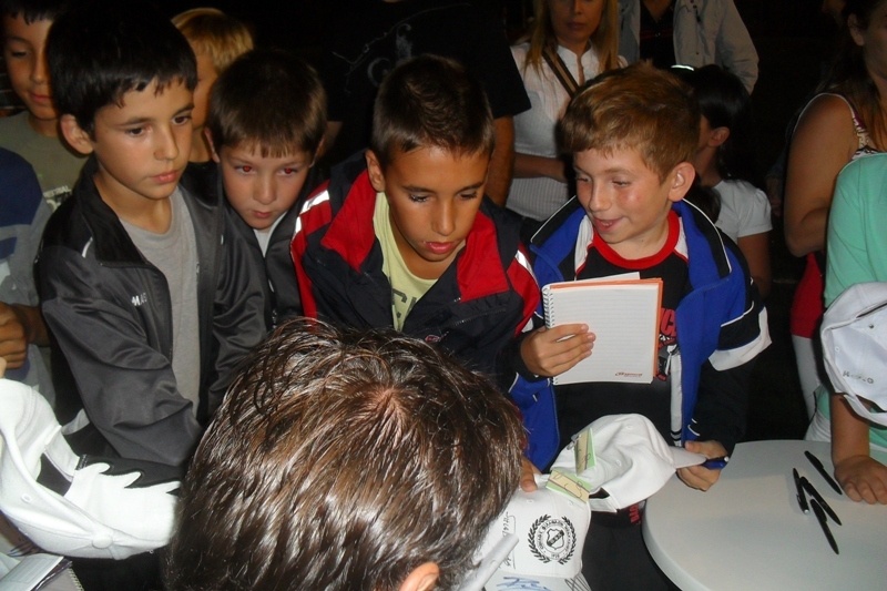 Κοντά στις ακαδημίες οι παίκτες του ΟΦΗ (photos)