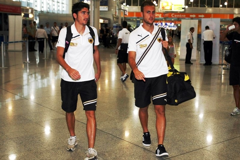 «Επιστρέφουν Κάρλος, Κάλα»