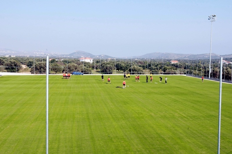 «Ξηλώθηκε» το χορτάρι στα Σπάτα