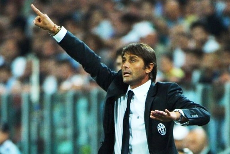 Ο Κόντε επιτίθεται