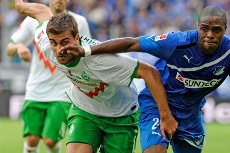 Θέλει να... ρεφάρει, η «παρέα» του Σωκράτη