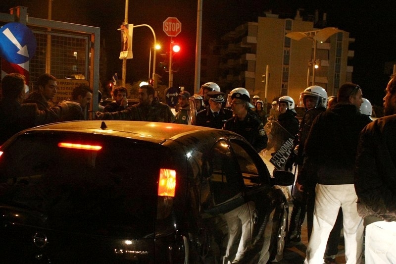 Συλλήψεις για το πανό στο ΟΑΚΑ