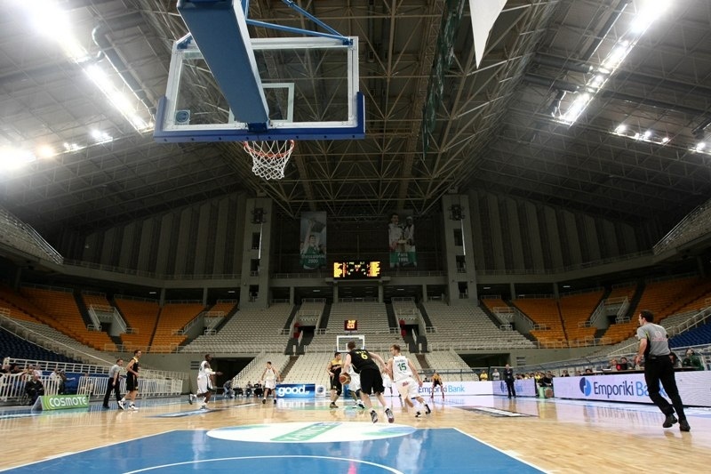 «Τιμωρούμε τα ντουβάρια»