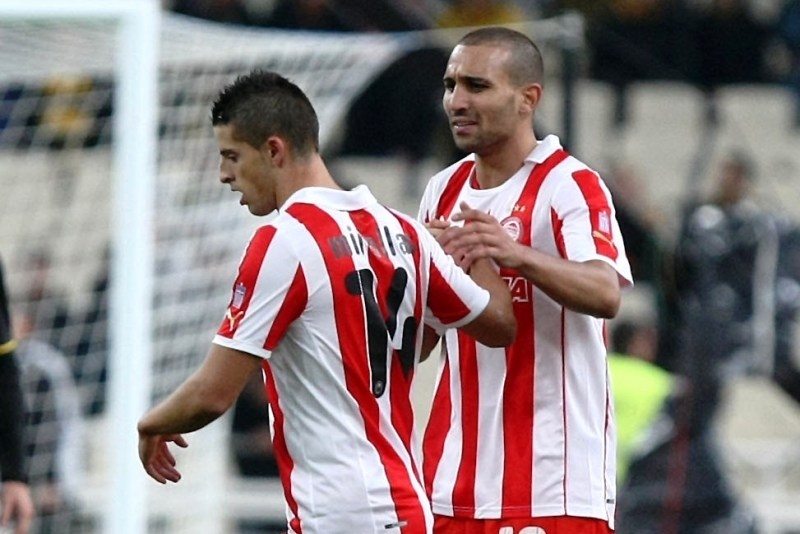 Τραπέζι από Μιραλάς και Τζεμπούρ