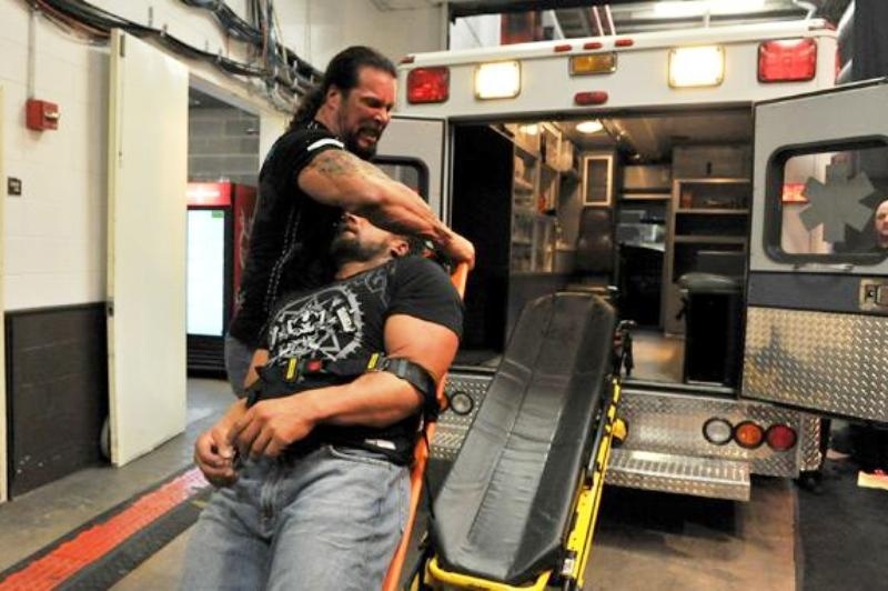 Έξι εβδομάδες έξω ο Triple H