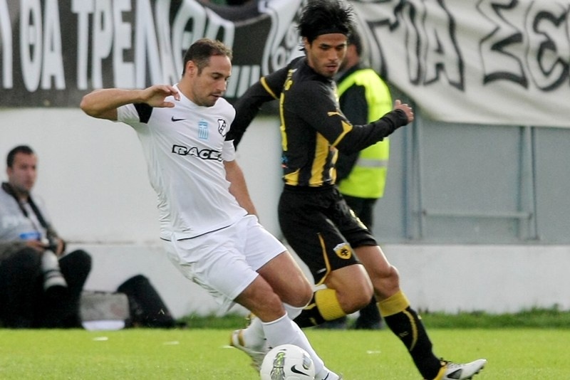 Μέσα ο Μποντόρ, πρόβλημα με Παπουλή