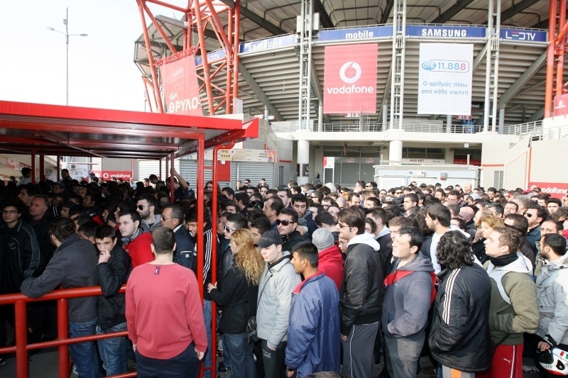 Το ντέρμπι σε μια κλωστή