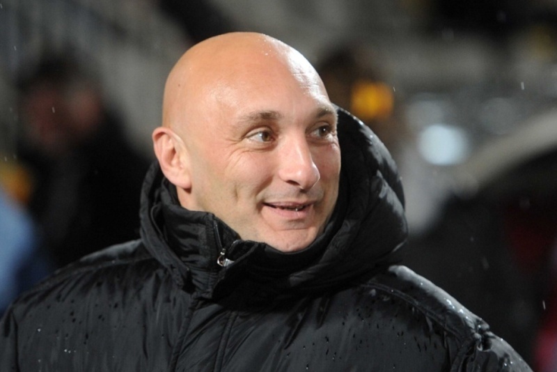 Πανταλόνι: «Κομμένοι στη μέση»