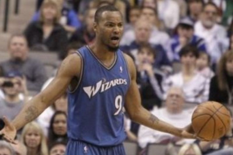 «Βλέπουν» Ντέιβις και Λιούις οι Λέικερς