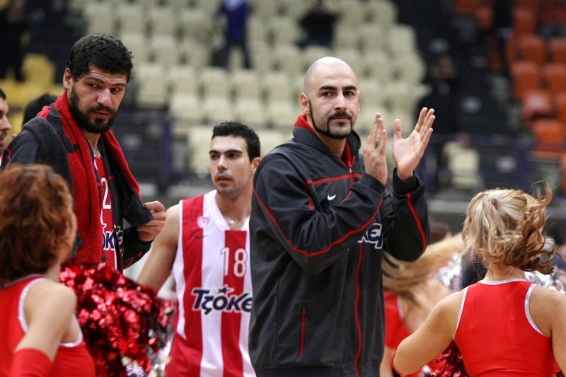 Η επιβράβευση της... άδειας έδρας!