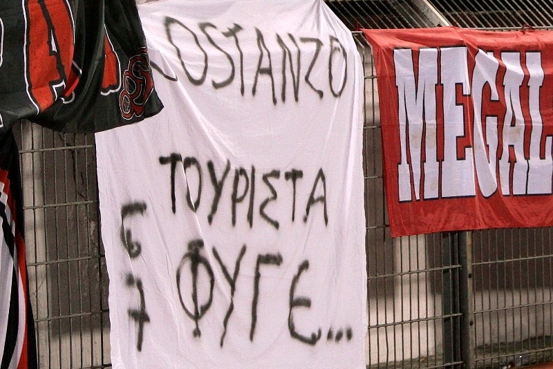 «Κοστάντσο τουρίστα φύγε…»