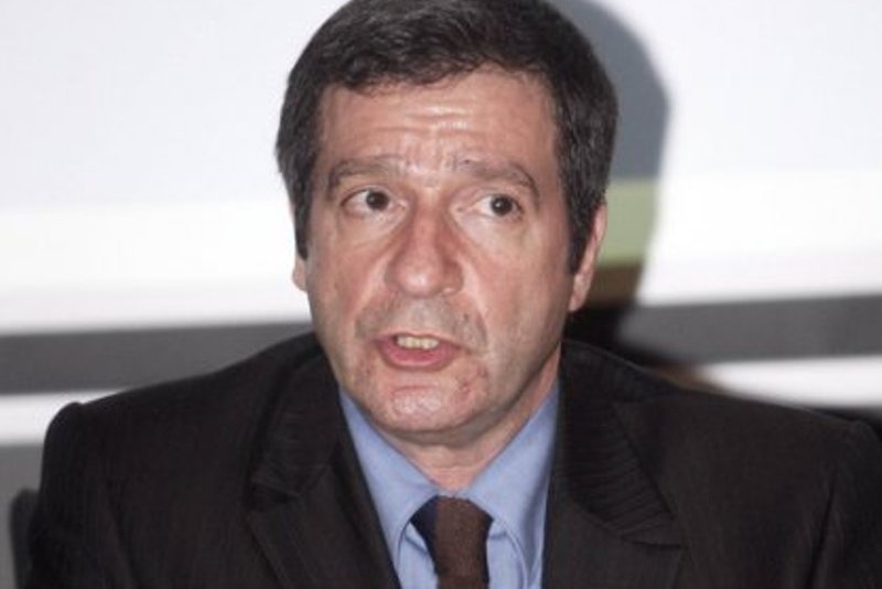 Τα ξηλωμένα παγκάκια και η εντολή του Δημάρχου