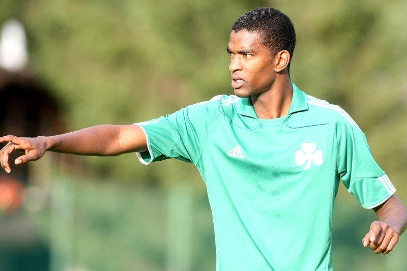 Θέλει κι άλλη αποχώρηση για Βιέιρα