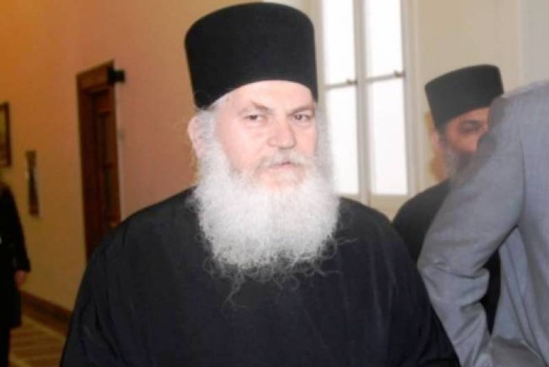 Παραμένει στο μοναστήρι ο Εφραίμ