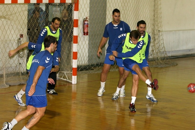 Παπαδόπουλος: «Πάνω από τις γιορτές η εθνική»