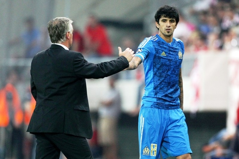 Ολυμπιακός, Γαλατά ή πάγκος για τον Λούτσο