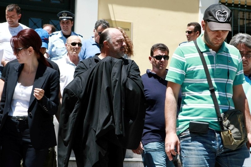 Στην Ευελπίδων Μπέος, Τσακογιάννης
