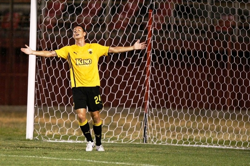 «Πρέπει να φύγει ο Μπερνς»