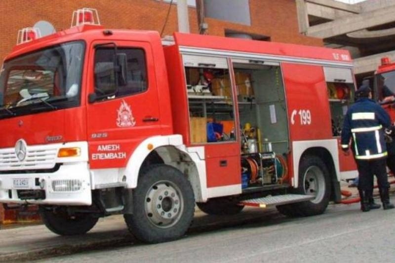 Φωτιά σε κτίριο στο κέντρο της Αθήνας