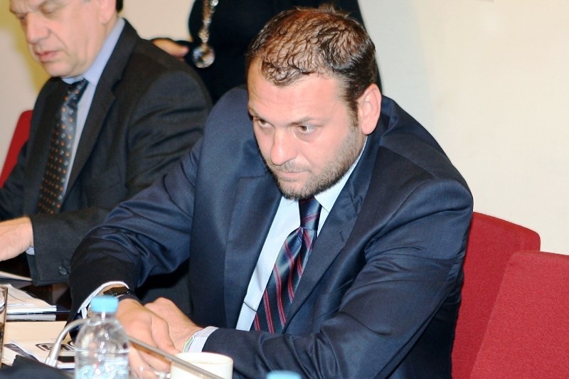 Στη Βουλή το αθλητικό νομοσχέδιο, με αντίδραση Ανατολάκη