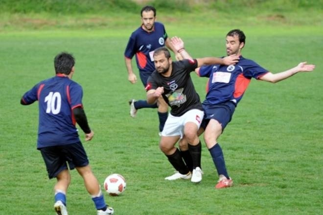 Ακάθεκτη η Δόξα