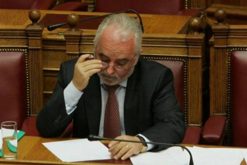 Τα ξαναλένε Κουτρουμάνης - τρόικα