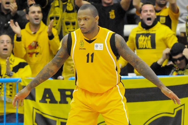 Ντέιβις: «Πρέπει να παίξουμε με την ίδια ένταση»