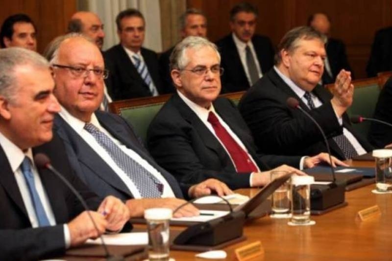 Παπαδήμος: «Δεν θα αφήσουμε τη χώρα να χρεωκοπήσει»