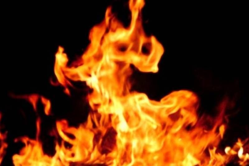 Καίγονται νεοκλασικά κτίρια - Δεκάδες οι πυρκαγιές