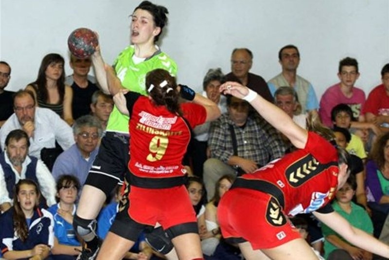 Κρίνει το ζευγάρι τίτλου