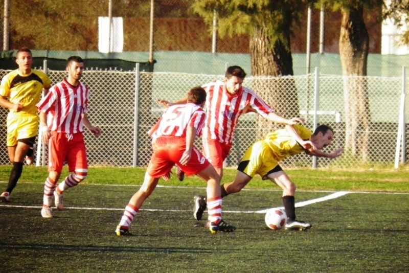 Έχασε τη ζωή του έξω από το γήπεδο