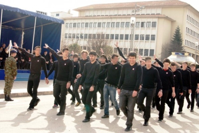 Έντονη αντίδραση του υπουργείου Παιδείας για τη μούντζα