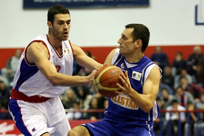 Τα βλέμματα στη Γλυφάδα…