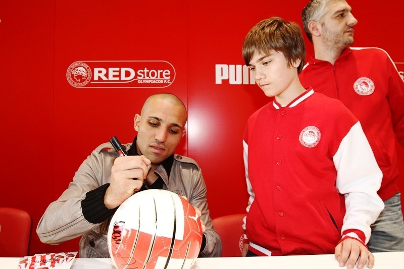 Τζεμπούρ: «Θέλω τα πάντα με τον Ολυμπιακό» (photos+videos)