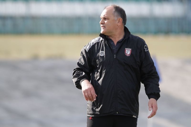 Συζητάει με Φυντάνη ο Φωκικός