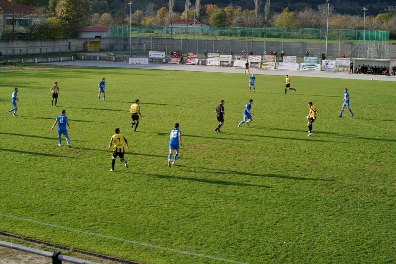 Η Ελασσόνα «γραπωμένη» στην κορυφή