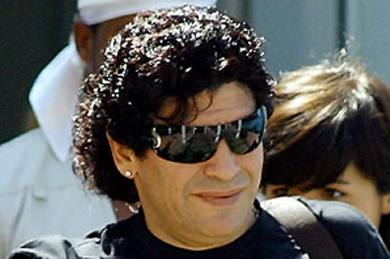 Χρωστάει και δεν μπορεί να επιστρέψει στην Ιταλία ο Μαραντόνα!