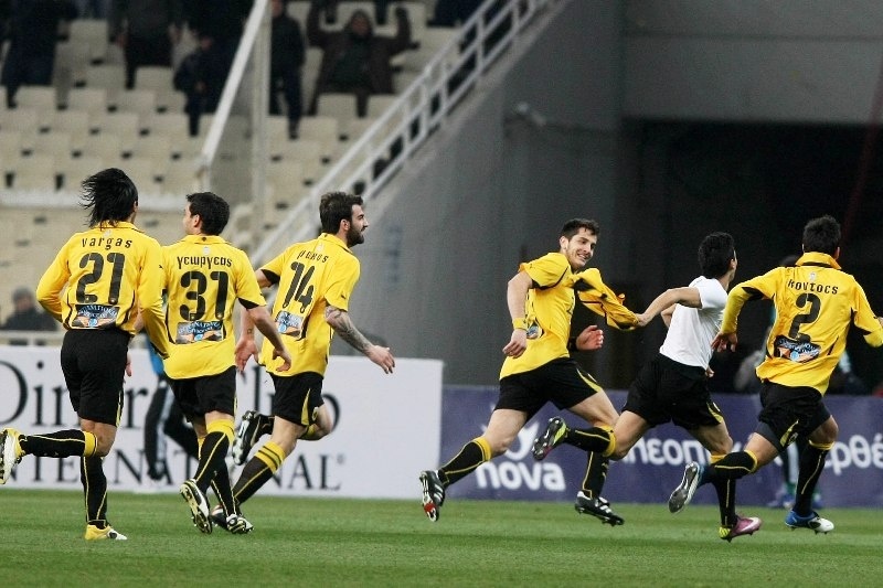 ΑΕΚ το μεγαλείο σου, ΠΑΟ η κατρακύλα σου... (photos+videos)