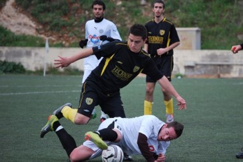 Αμφιβολίες για δύο στον Αμπελακιακό