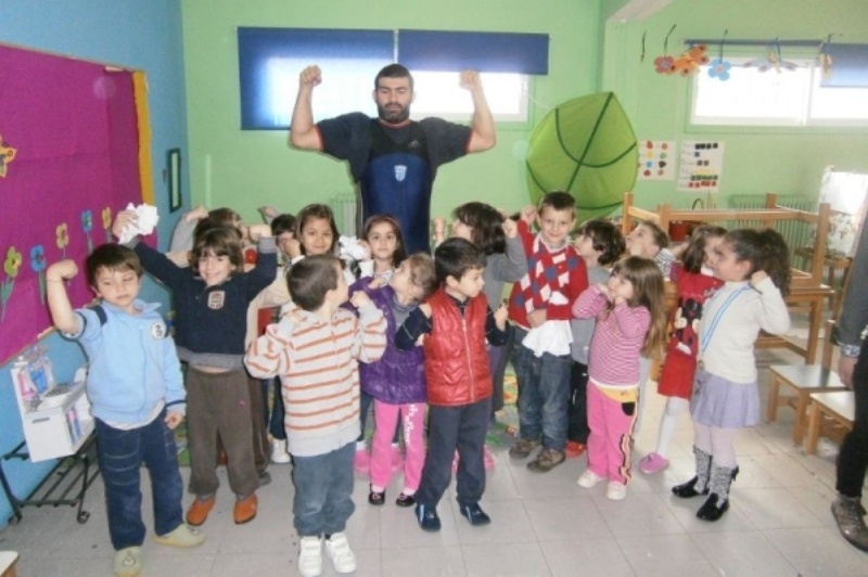 Τα παιδιά παλεύουν (photos)